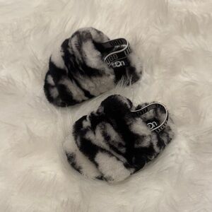 NWOT UGG Black and White Fluffy Slippers baby 4/5